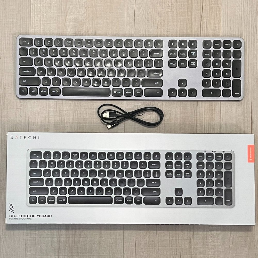 Satechi Mac Bluetooth Keyboard w/ USB-C to USB 3.0 Cable and Original Box